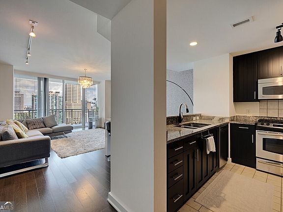 3rd image of 3338 Peachtree Rd NE APT 1807