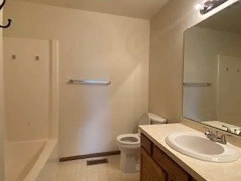 1824 Tiffany Ct — Photo 12