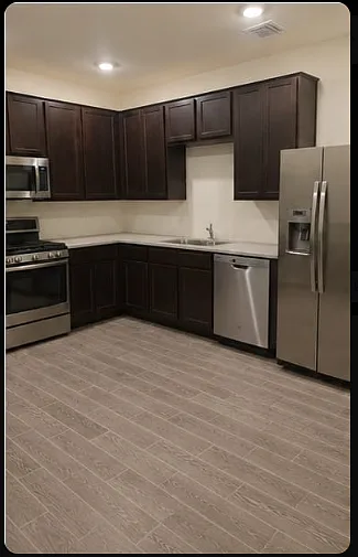 216 W Tropical Dr — Photo 4