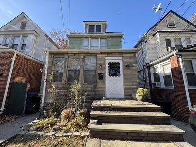 8831 69th Ave, Flushing, NY, 11375