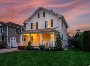 351 N Village Ave, Rockville Centre, NY 11570