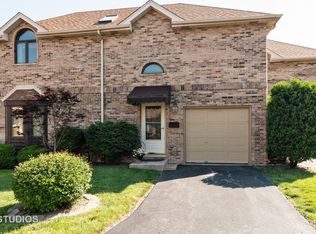 8916 Plainfield Rd, Brookfield, IL 60513