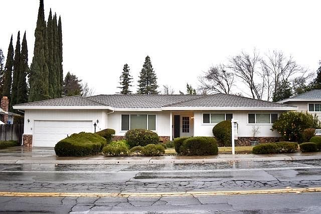 2nd image of 6913 Lincoln Ave