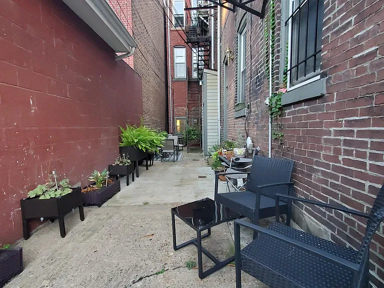 1302 Buena Vista St #3 — Photo 16