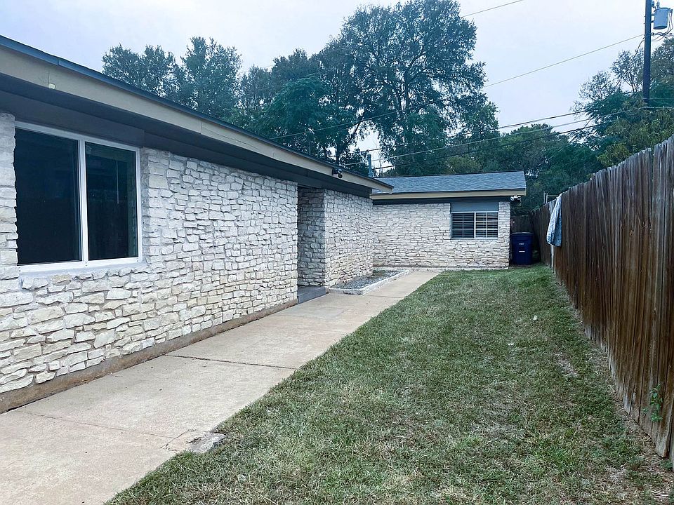 1st image of 2807 Lovell Dr #B