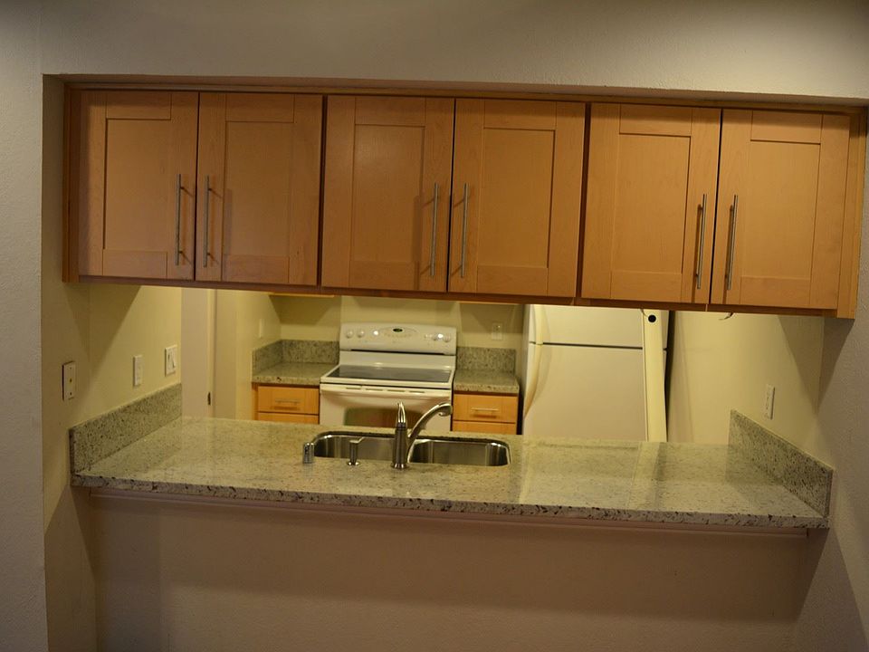 1st image of 209 Red Oak Dr E APT N