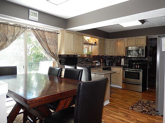 5th image of 8816 Creekwood Dr