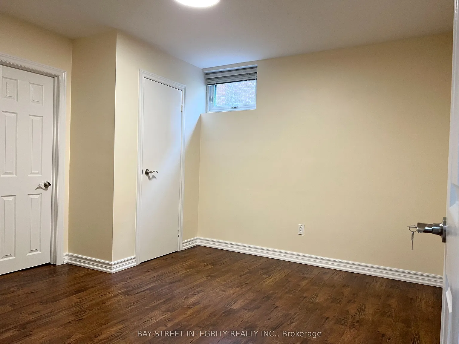 3 bed, $2,400 — Photo 3