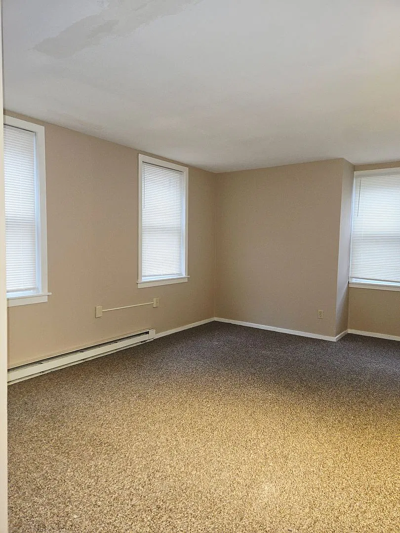 1119-1121 Linden Street — Photo 1