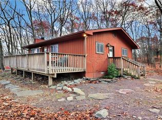 221 Haystack Rd, Henryville, PA 18332