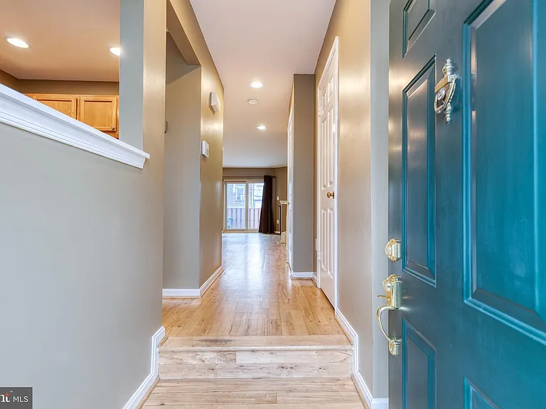 2816 Elliott St — Photo 5