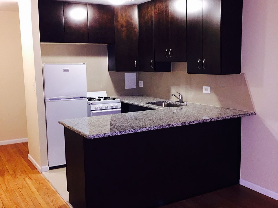 1st image of 1025 W Hollywood Ave APT 405