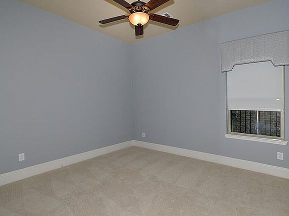 4th image of 15 E Twin Ponds Ct
