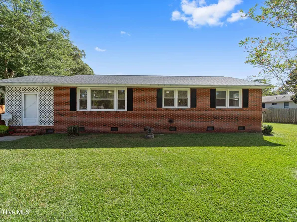 527 Forest Circle, Jacksonville, NC 28540