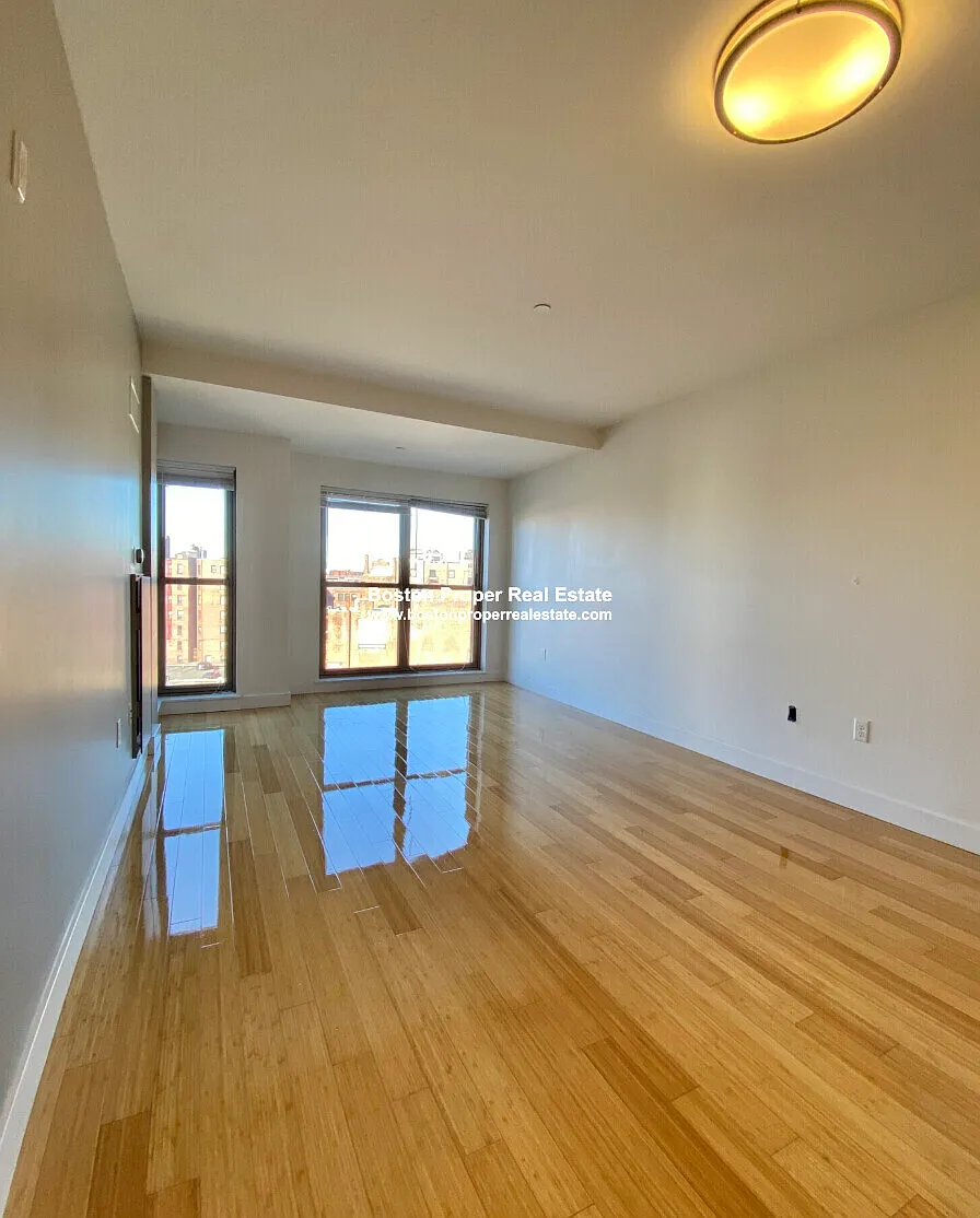 Studio, 650 sqft, $2,650 — Photo 1