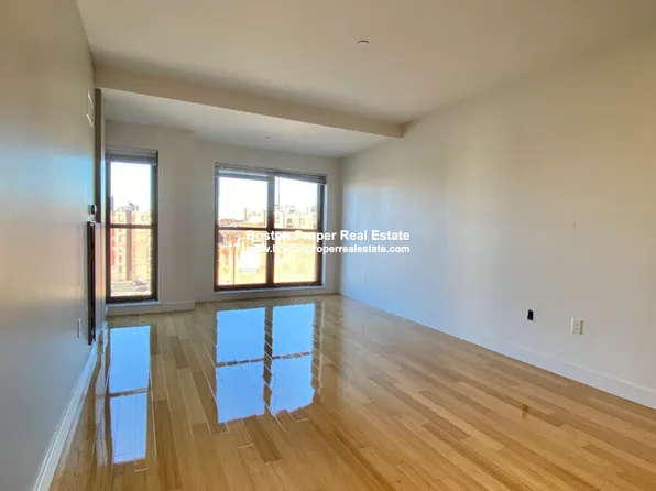 1111 Boylston St APT 53, Boston, MA 02215