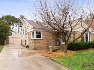 121 S Chestnut Ave, Arlington Heights, IL 60005