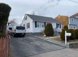 39 Grace St, Fall River, MA 02721