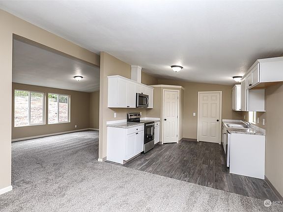 4th image of 126 Deer Park Lane