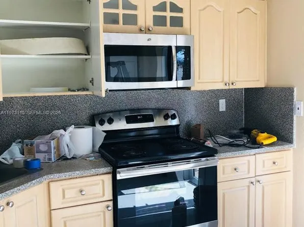 2993 W 80th St APT 4, Hialeah, FL 33018