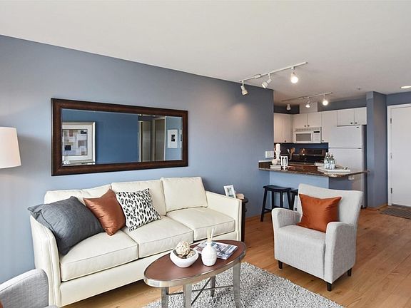 4th image of 323 Queen Anne Ave N APT 708