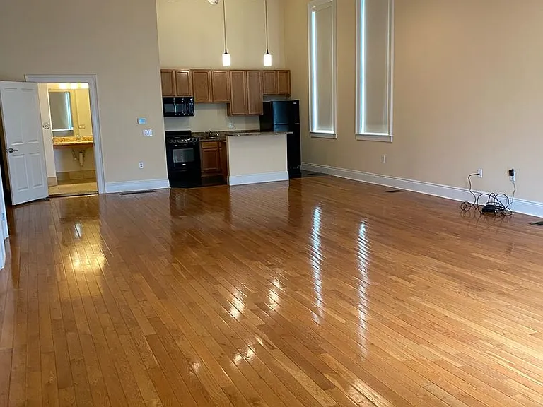 401 N Brady St — Photo 5