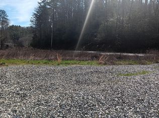 8976 State Highway 208, Marshall, NC 28753