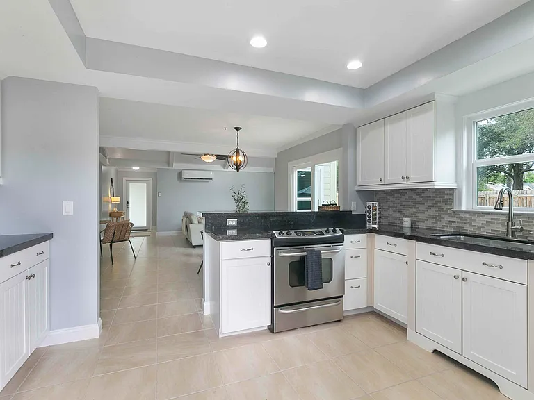 522 Goldenwood Way — Photo 8