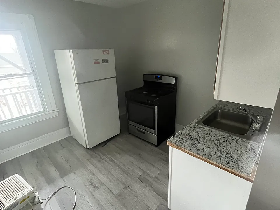 749 Arctic St #3