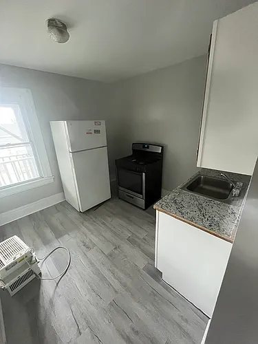 749 Arctic St #3 Photo 1