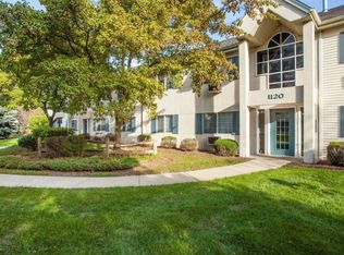 1207 River Park Cir E APT 203, Mukwonago, WI 53149