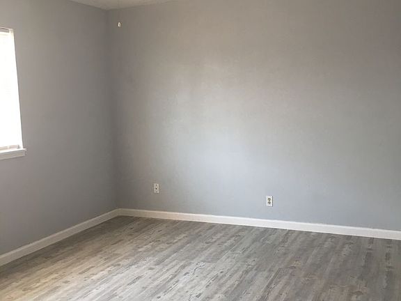 4th image of 5808 S Alameda St #5808E