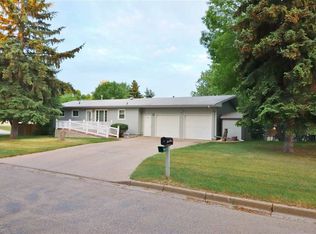 1908 Highland Dr, Minot, ND 58703