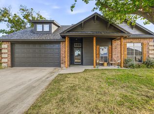 241 Water Oak Ln, Weatherford, TX 76086