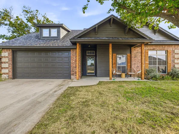 241 Water Oak Ln, Weatherford, TX 76086