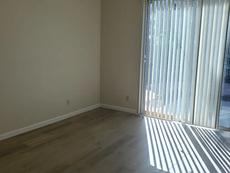 920 Rathbone Cir — Photo 29
