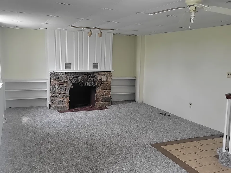 4075 W Lincoln Hwy