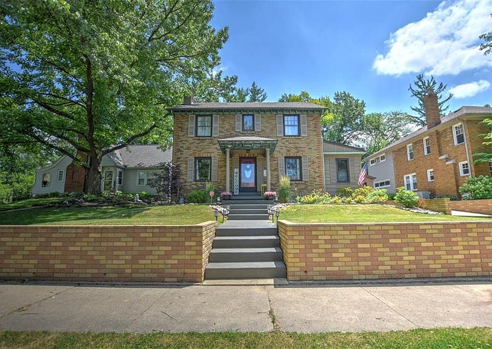 1st image of 404 S Westlawn Ave