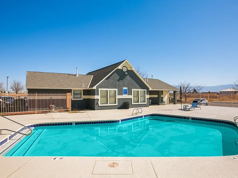 Crescent Ridge — Photo 4