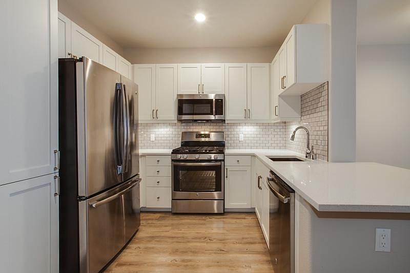 1st image of 5553 W 6th St APT 2201