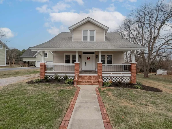 208 Alleghany St, Christiansburg, VA 24073