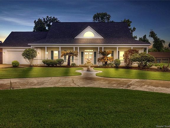 2nd image of 2618 Magnolia Ln