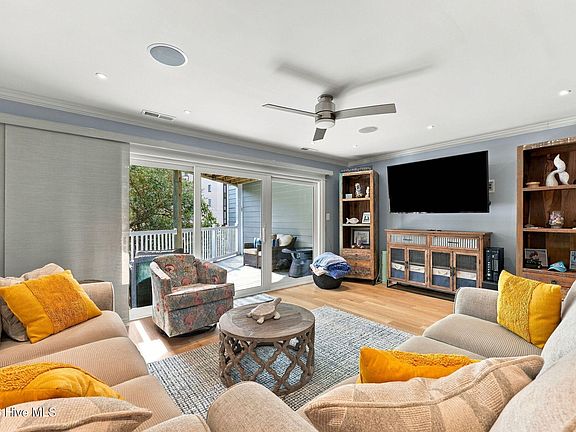 4th image of 855 Salter Path Road #115