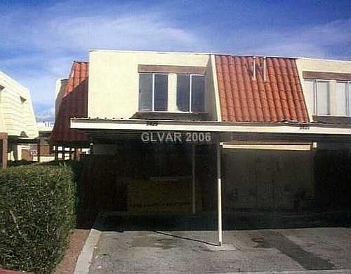 1st image of 3425 Villa Knolls South Dr