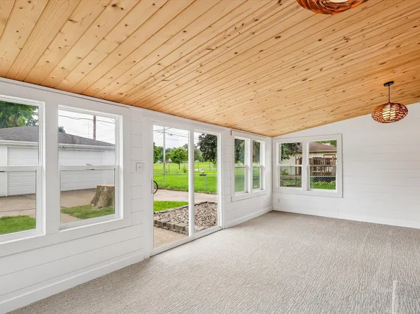 621 SE 4th St, Ankeny, IA 50021