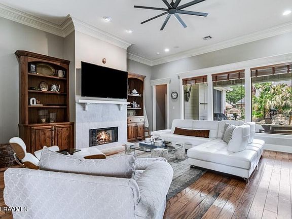 5th image of 210 Isaiah Dr