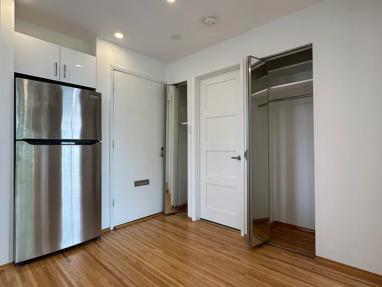 1100 Jervis St — Photo 19