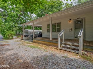 5616 N Broadway St, Knoxville, TN 37918