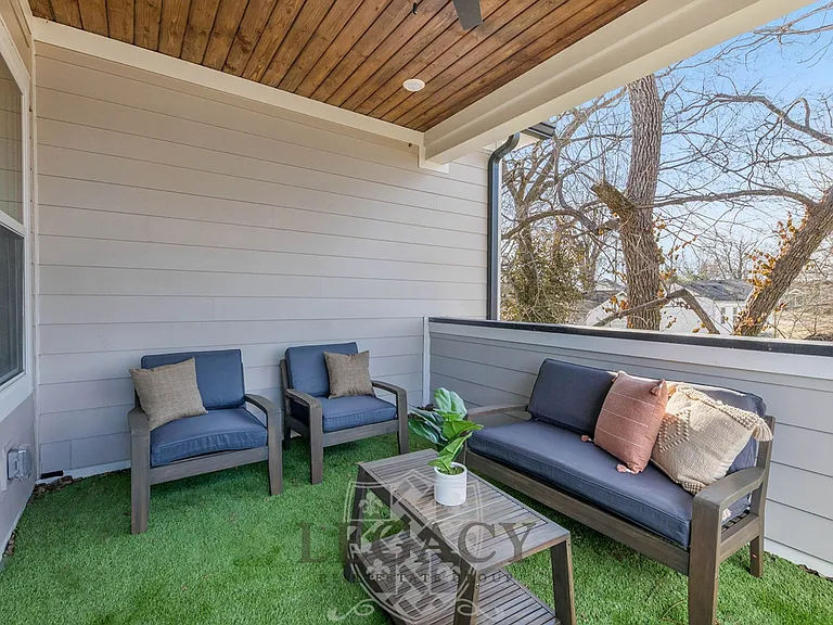 2027 Rosemary Ln — Photo 29