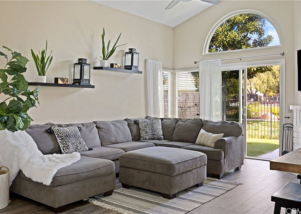 1st image of 918 Sendero Ave